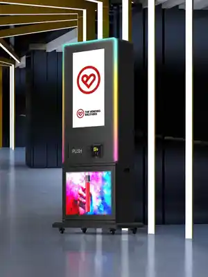 Warenautomat SmartTouch Pro Tower von The Vending Brothers installiert in einem Bahnhof