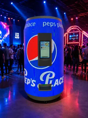Dosenautomat CoolTouch LED 360 bei einem Event